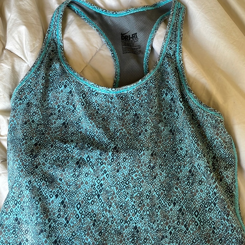 NIKE workout top